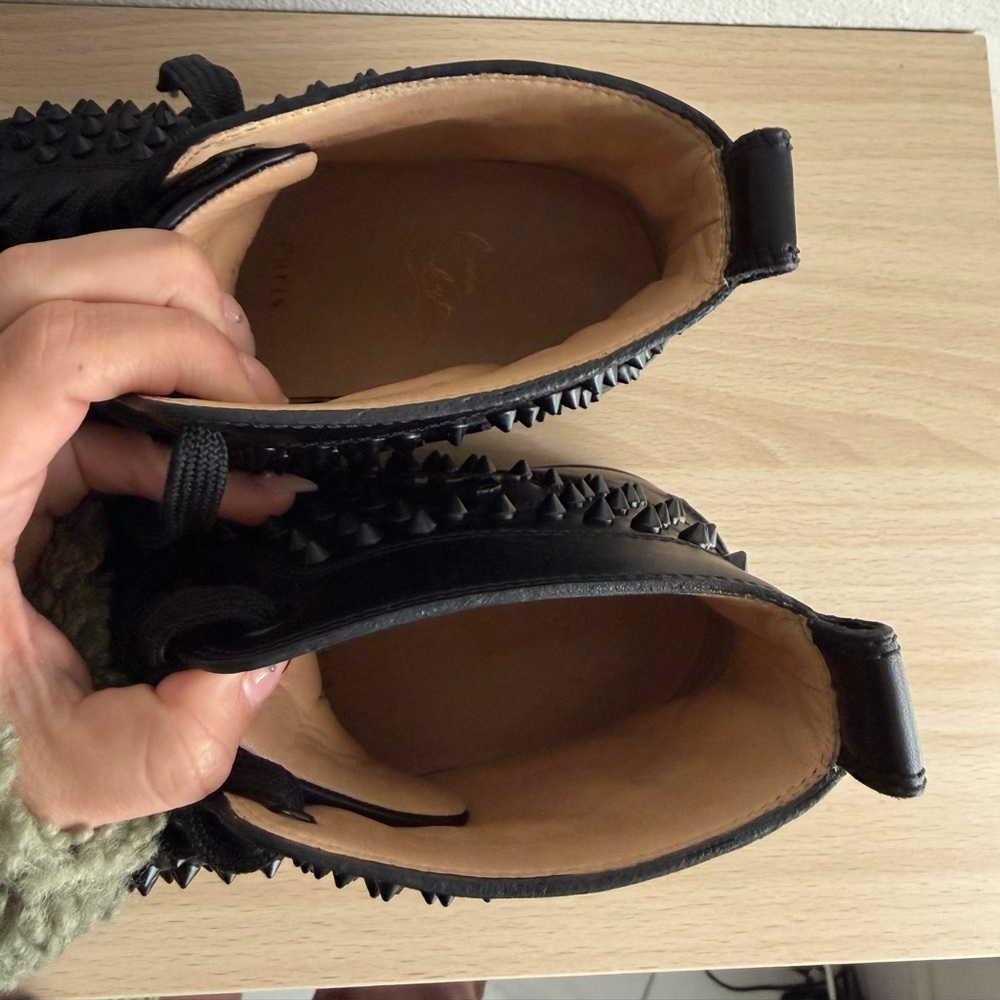 Christian Louboutine - Picture 9 of 9